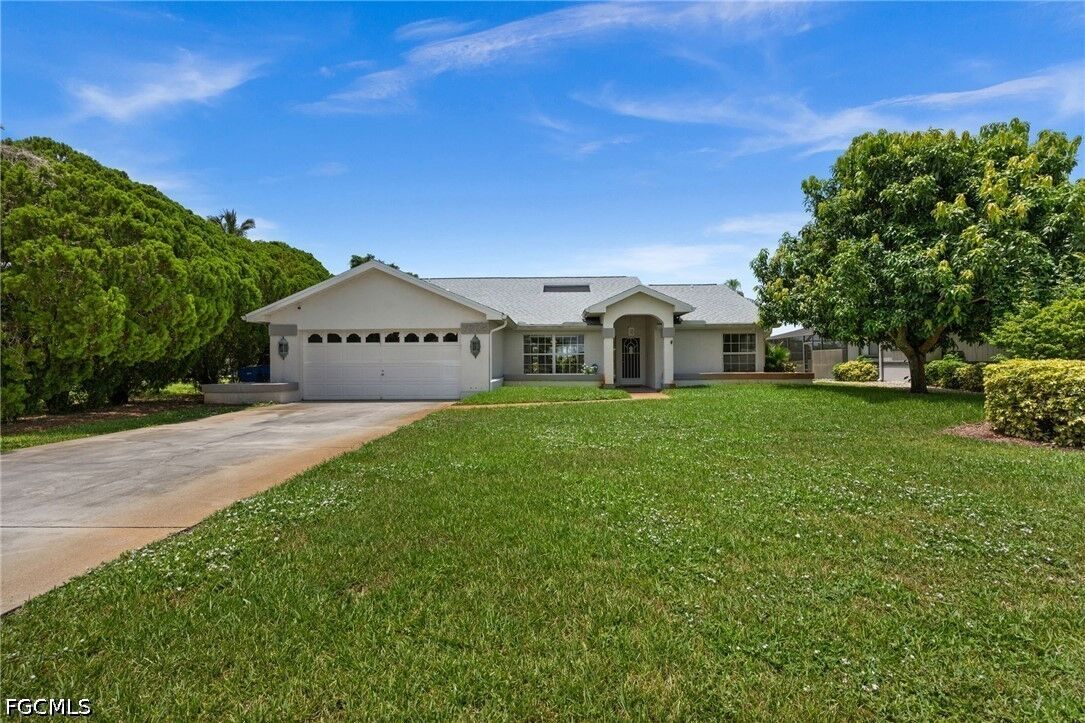 Property Photo:  7305 Constitution Circle  FL 33967 