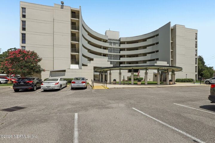 Property Photo:  1071 Edgewood Avenue S 105  FL 32205 