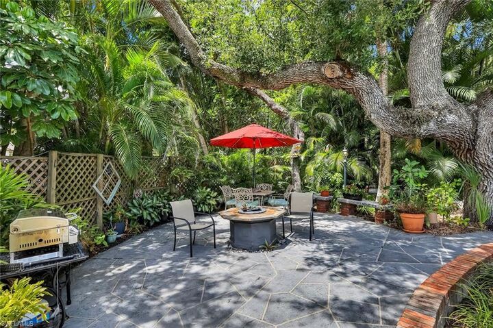 Property Photo: 12286 McGregor Woods Cir FL 33908