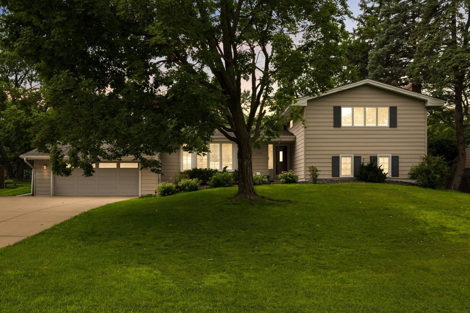Property Photo:  6620 Limerick Lane  MN 55439 