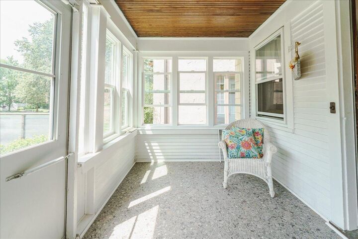 Property Photo:  1263 Minnehaha Avenue W  MN 55104 