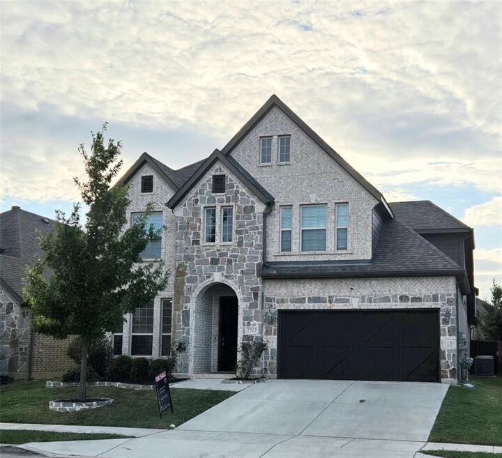 Property Photo:  2717 Calloway Creek Drive  TX 76118 