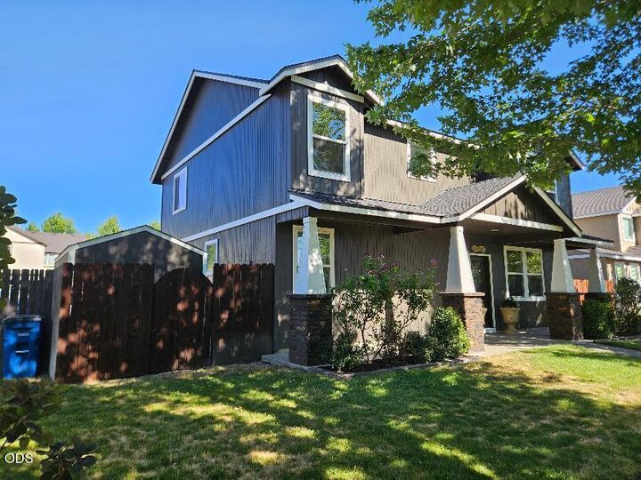 Property Photo:  1320 NE 3rd Street  OR 97756 