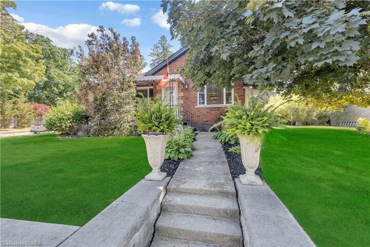 157 Stanley Street — photo 1