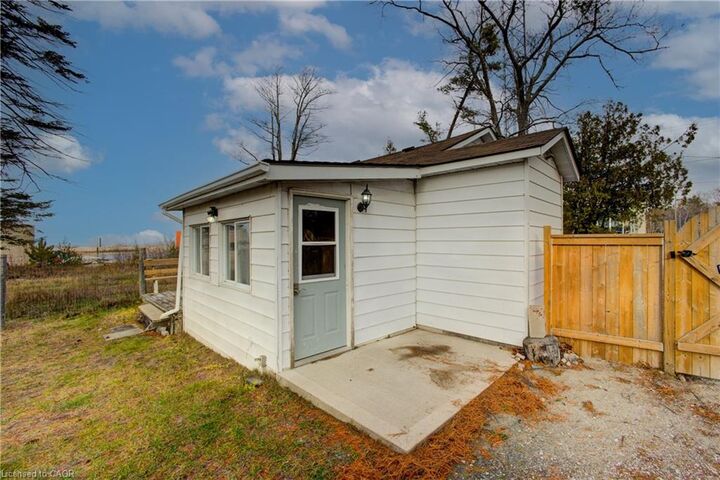 Property Photo:  16 Zoo Park Road  ON L9Z 2L8 