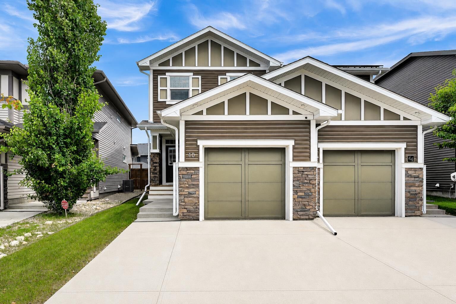 Property Photo: 40 Legacy Glen Street SE AB T2X 3E2