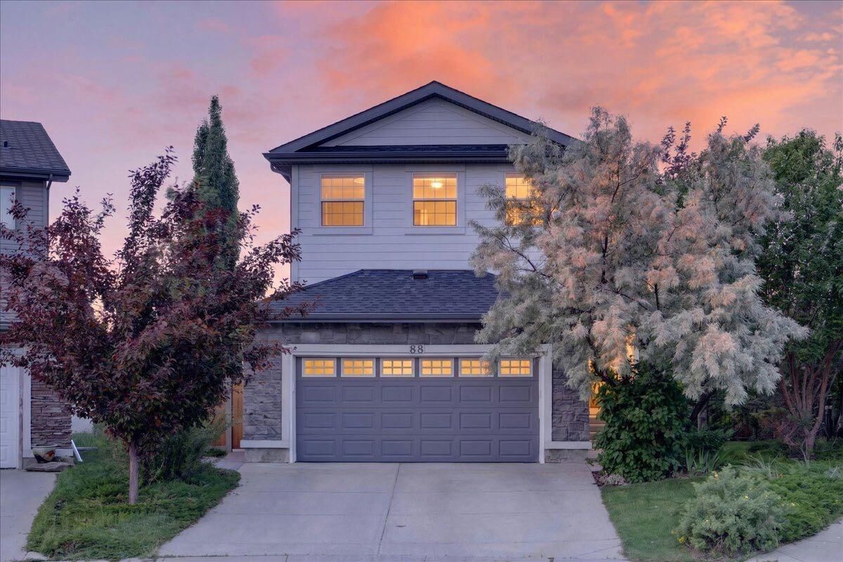 Property Photo:  13 Covepark Bay NE  AB T3K 6K8 