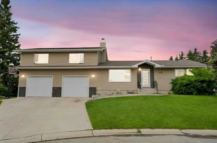 Property Photo: 125 13 Avenue AB T0M 0N0