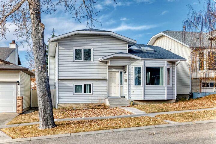 Property Photo: 179 Hawkwood Boulevard NW AB T2R 0B3