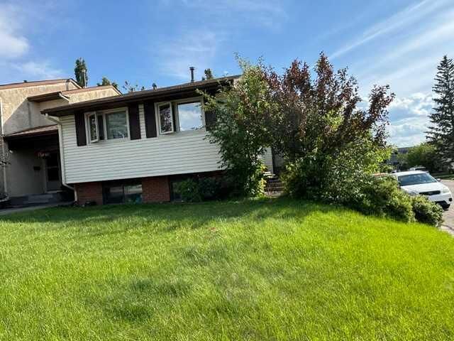 Property Photo: 107 Silvergrove Road NW AB T3B 4Z6