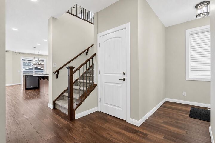 Property Photo:  62 Evansfield Green NW  AB T3P 1J9 