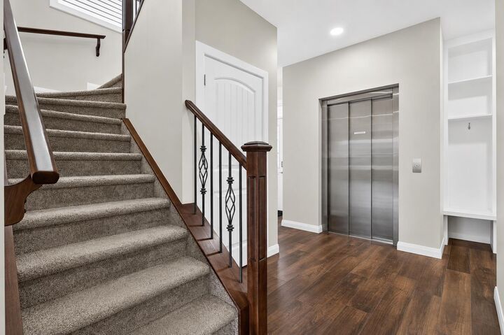 Property Photo: 62 Evansfield Green NW AB T3P 1J9