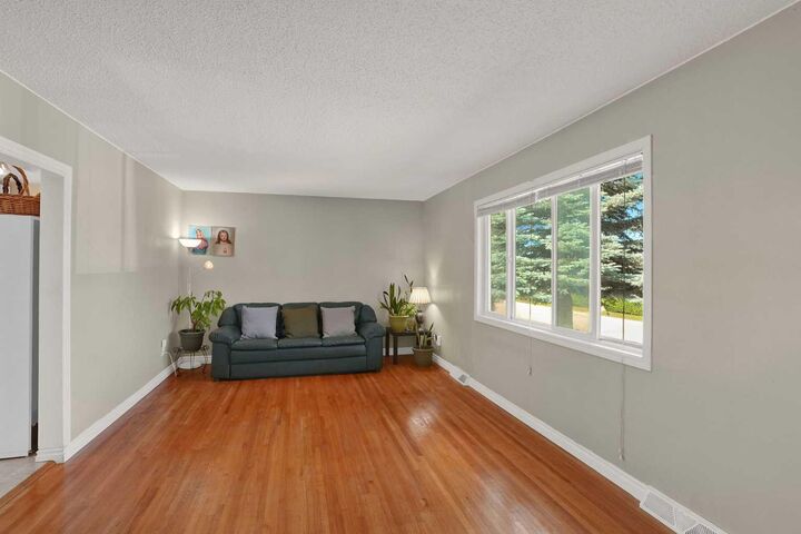 Property Photo: 10315 8 Street SW AB T2W 0H2