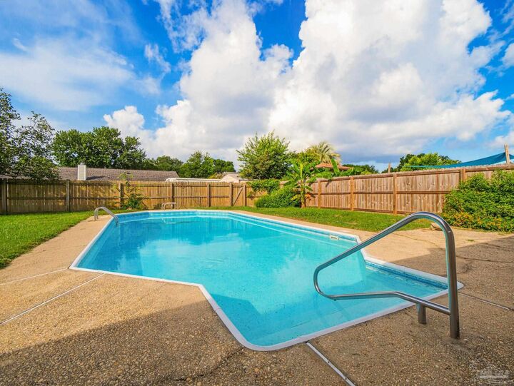 Property Photo: 3585 Riddick Dr FL 32504