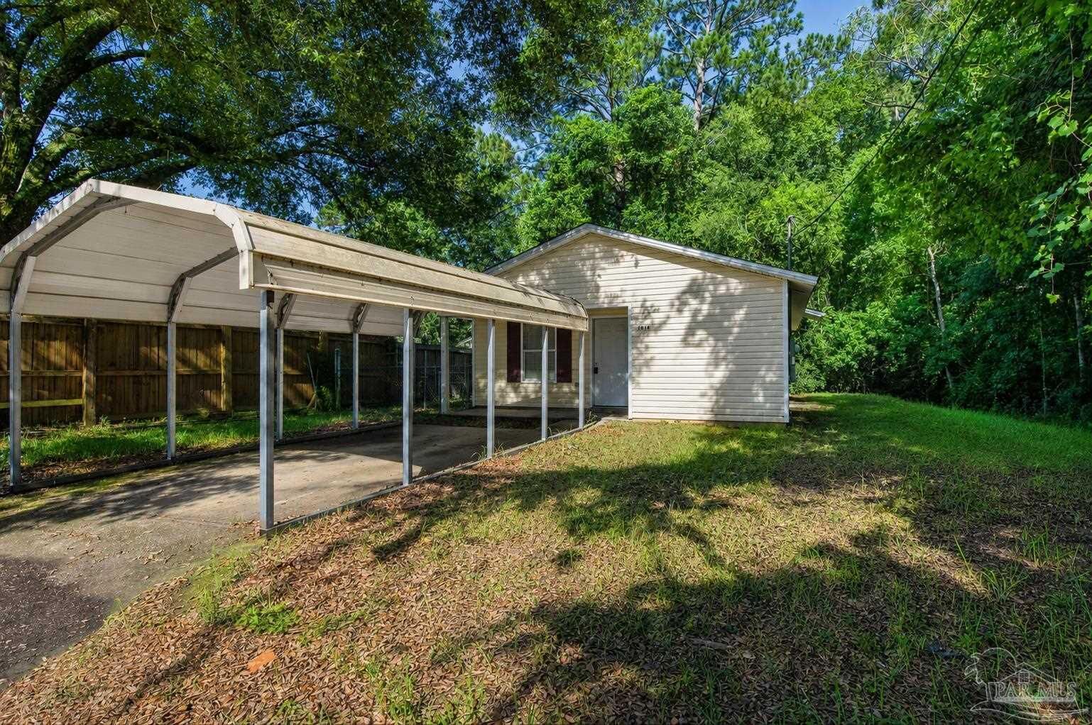 Property Photo:  1612 Bradberry Pl  FL 32534 