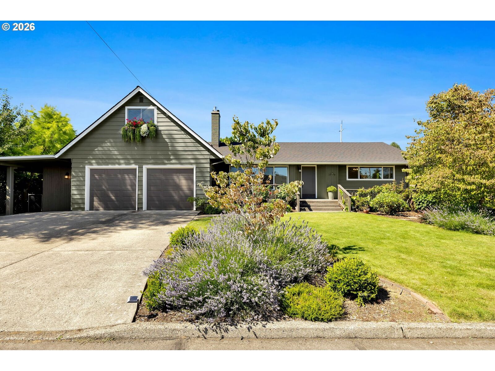 Property Photo:  969 B St  WA 98671 