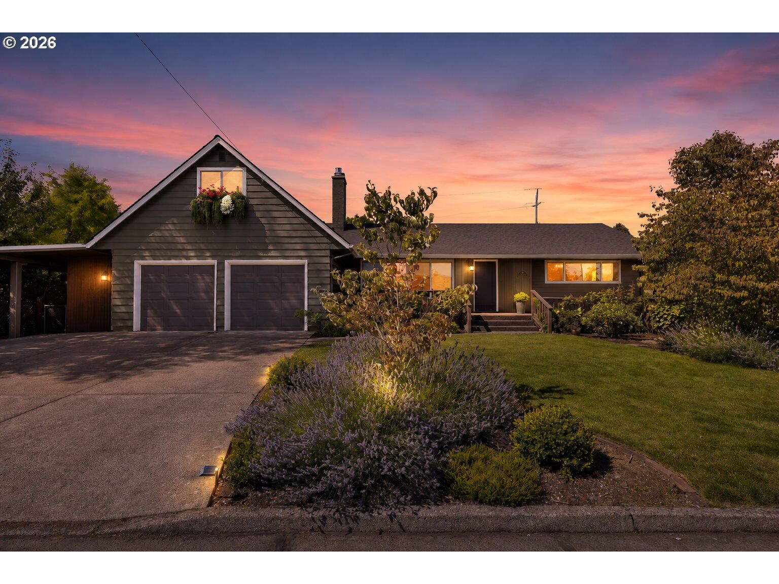 Property Photo:  969 B St  WA 98671 