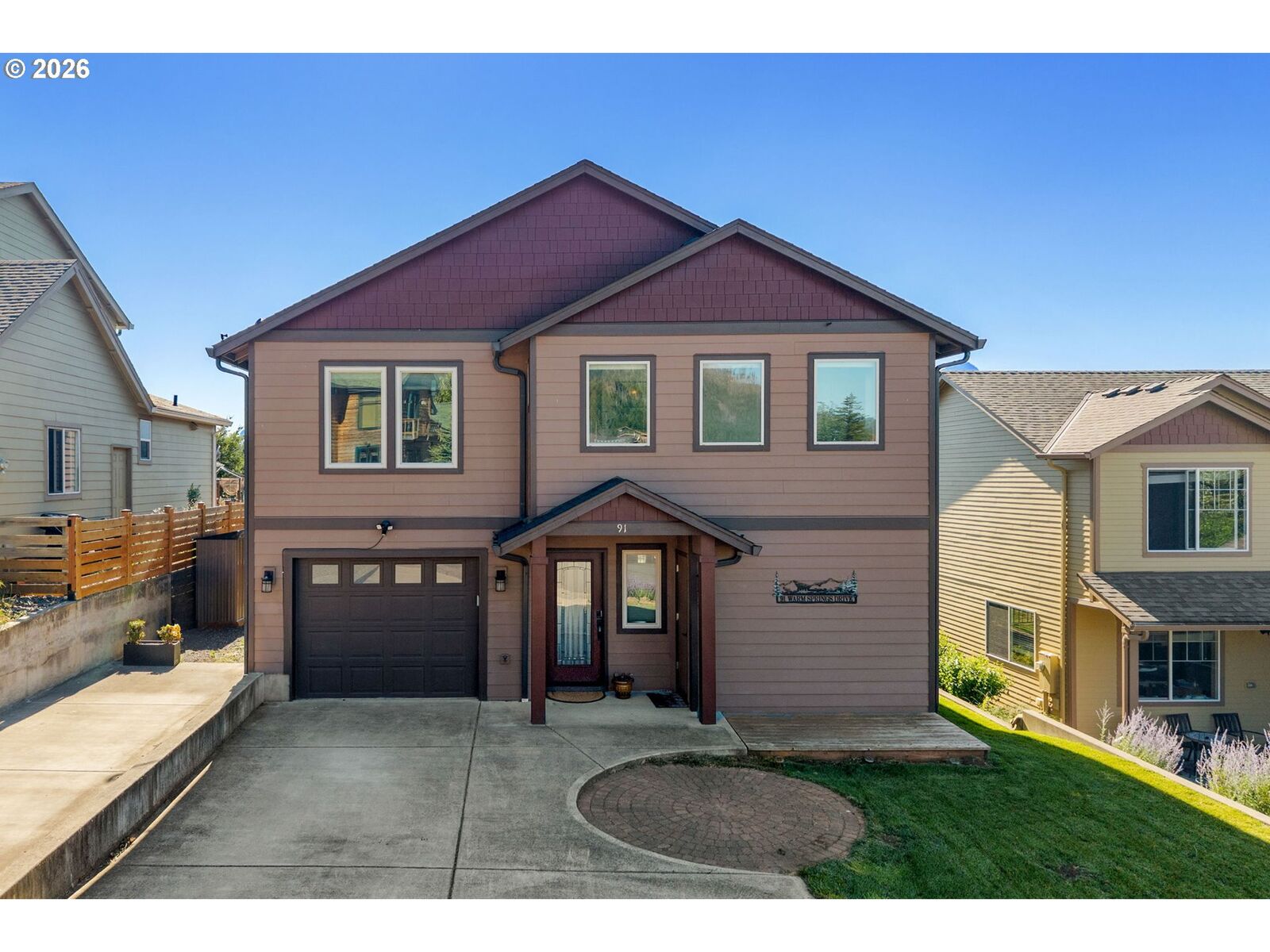 Property Photo: 91 SE Warm Springs Dr OR 97014