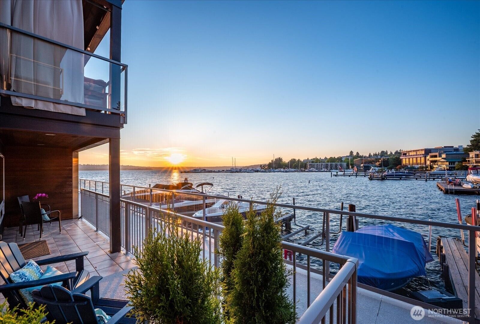 Property Photo:  515  Lake Street  S 102  WA 98033 