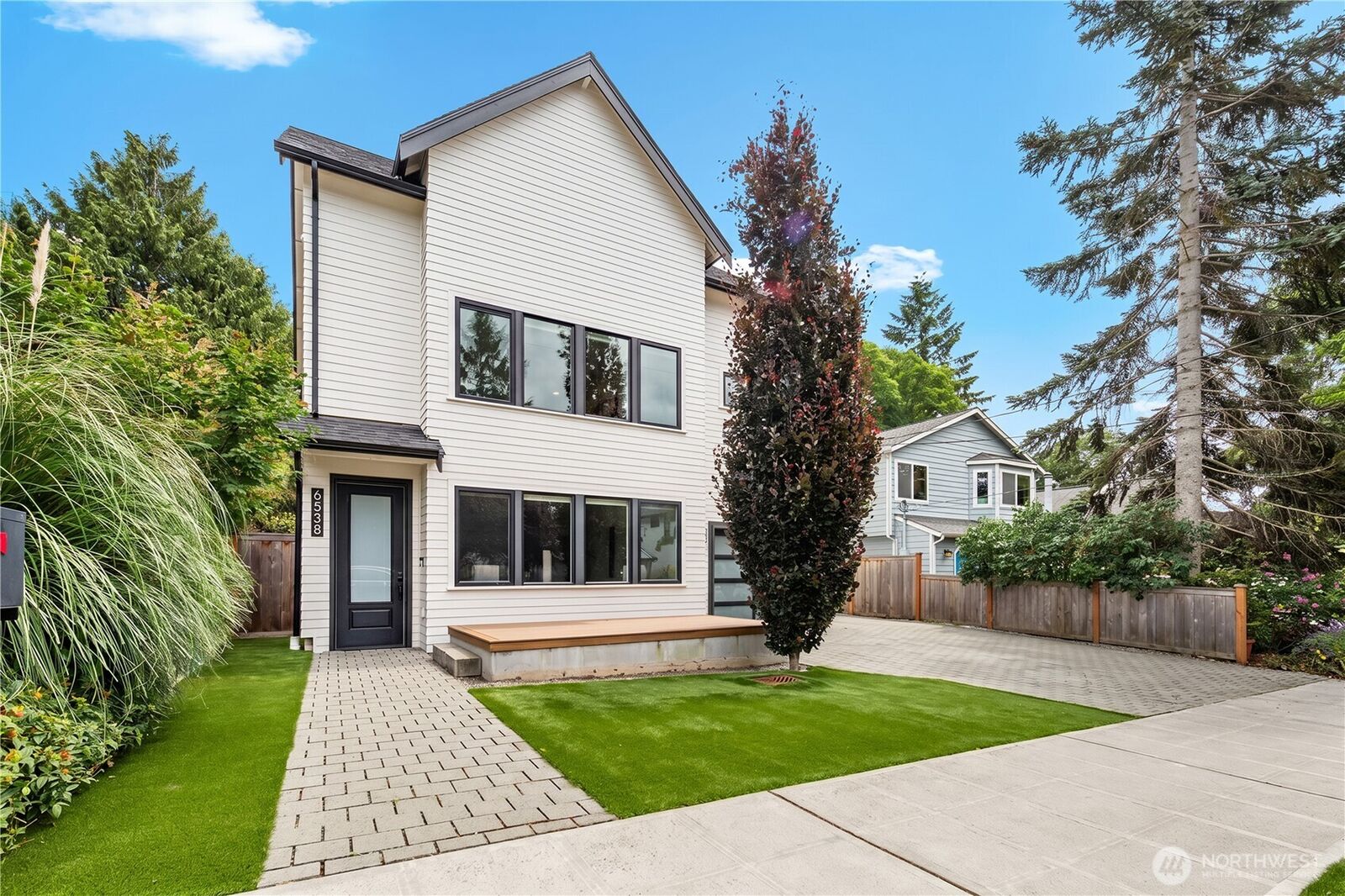 Property Photo: 6538 11th Avenue NW 1 WA 98117