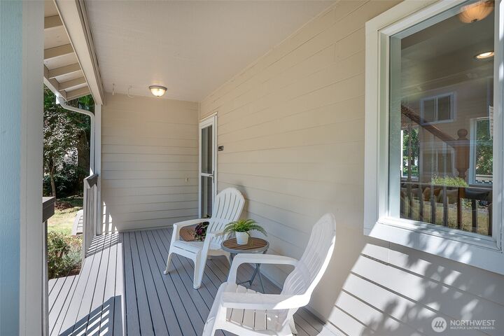 Property Photo:  1605 N 183rd Street 1  WA 98133 