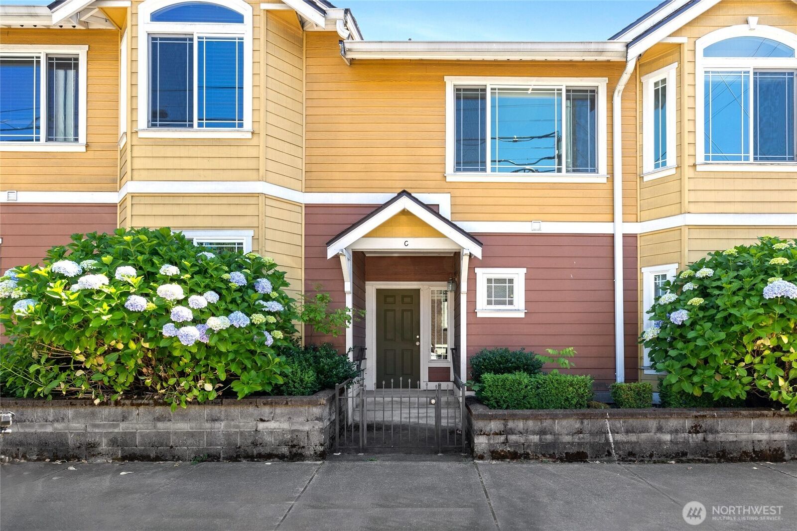 Property Photo: 906 6th Avenue C WA 98405