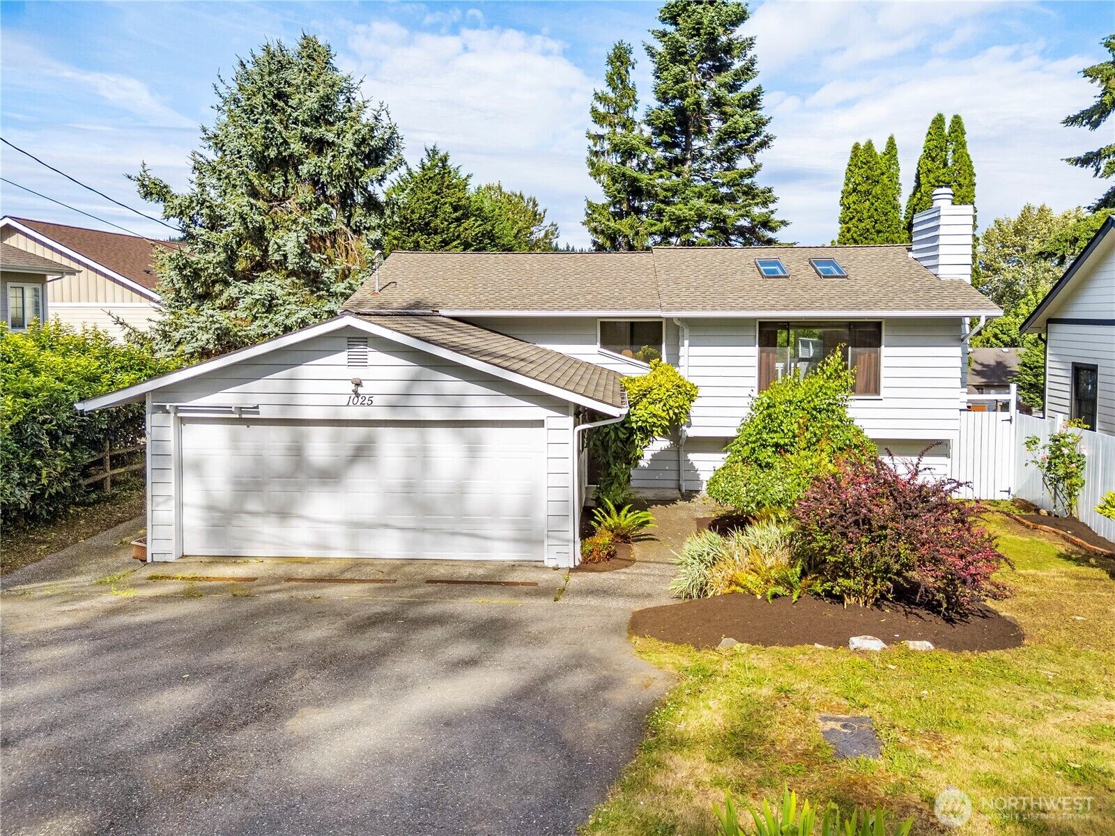 Property Photo: 1025 Nevada Street WA 98229