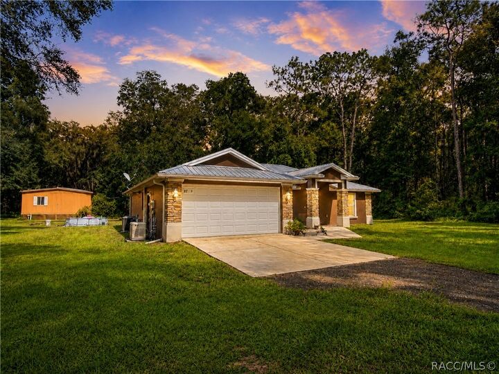 Property Photo:  9711 S Berkshire Avenue  FL 34452 