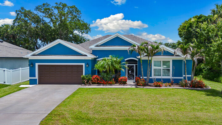 Property Photo:  2357 SW Independence Road  FL 34953 