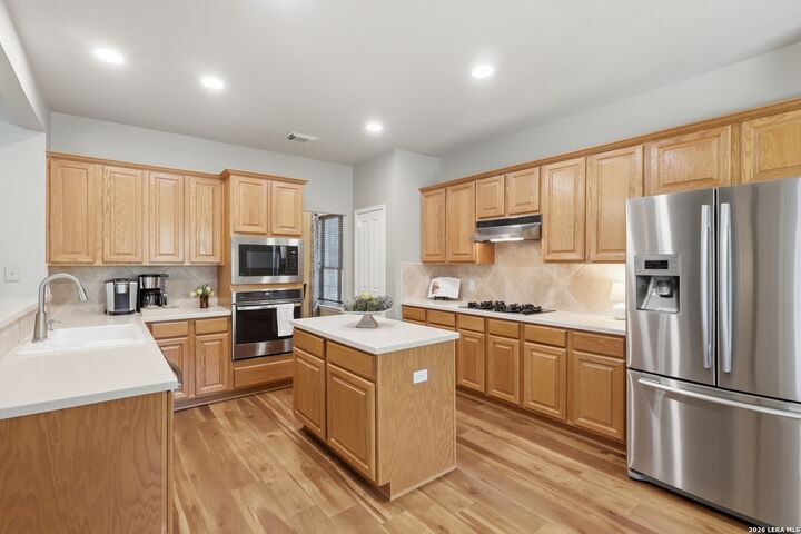 Property Photo:  1103 Crystal Spg  TX 78258 