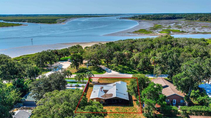 Property Photo: 3510 Shore Dr FL 32086