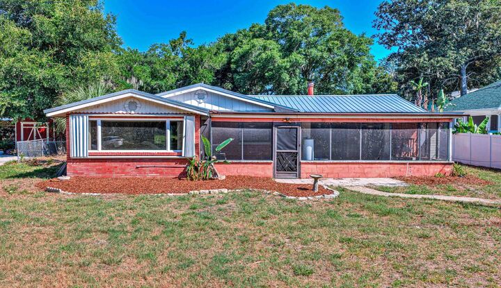 Property Photo:  3510 Shore Dr  FL 32086 