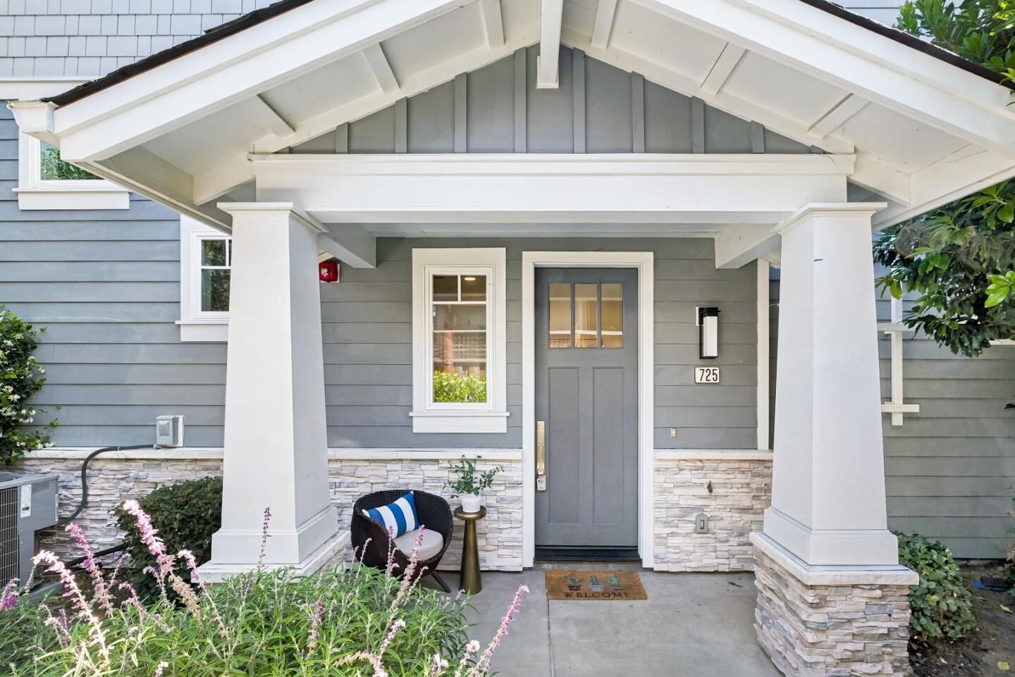 Property Photo: 725 2nd Avenue CA 94401