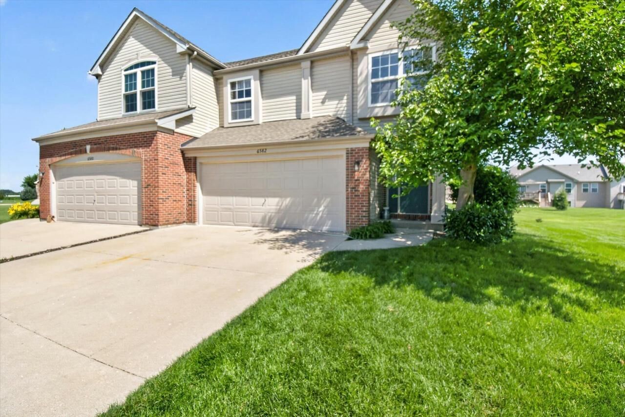 Property Photo:  6582 Kristines Way  IL 61080 