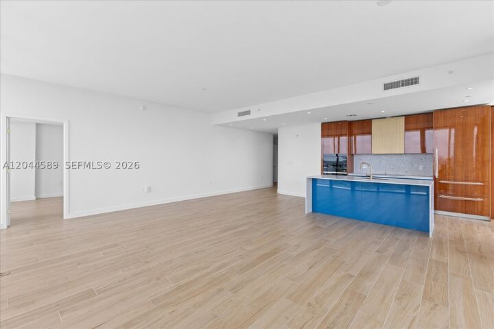Property Photo:  2678 Tigertail Ave 1001  FL 33133 