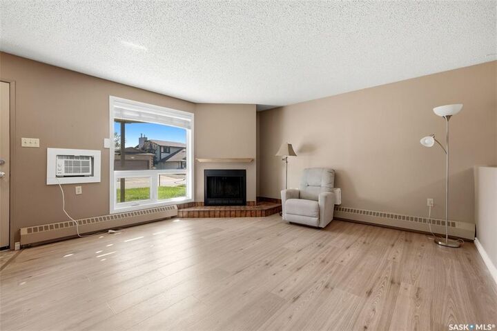 Property Photo: 2921 Harding Street 102 SK S4V 1B9