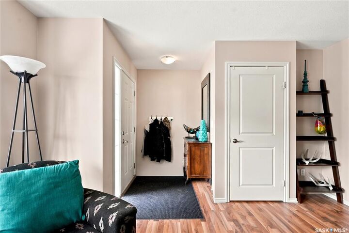 Property Photo: 415 Lynd Crescent 106 SK S7T 0C2