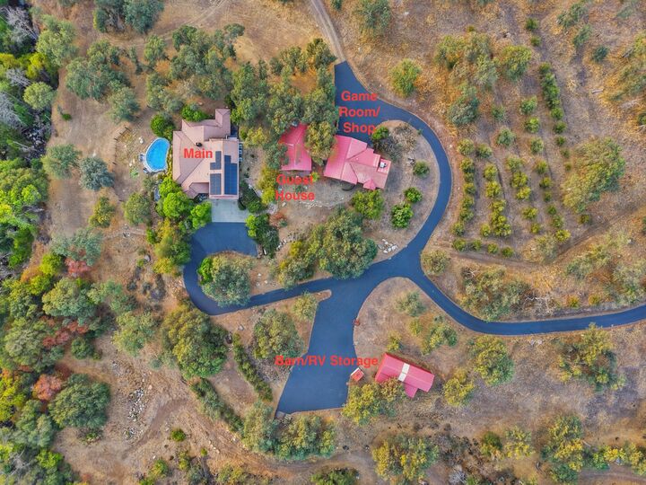 Property Photo: 44159 Redbud Trail CA 93271