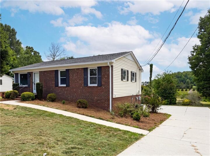 Property Photo:  1131 Manorwood Drive  NC 27284 