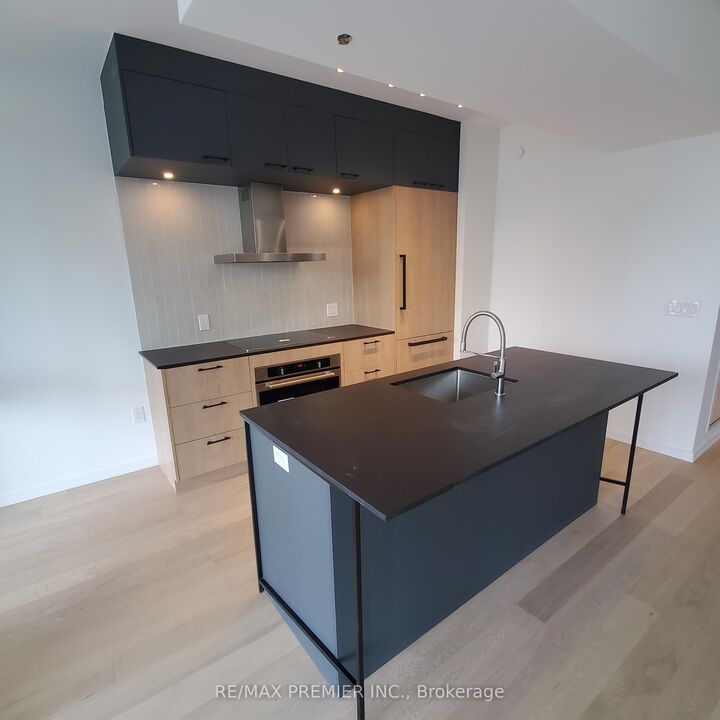Property Photo:  41 Dovercourt Road 710  ON M6J 3C2 