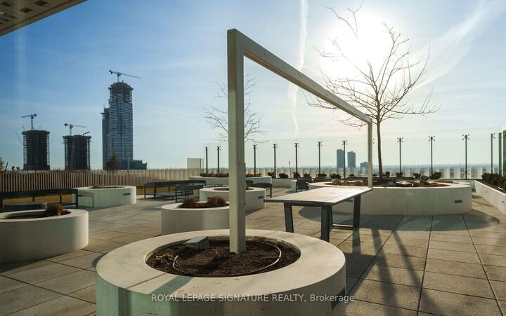 Property Photo: 898 Portage Parkway 5903 ON L4L 0J6