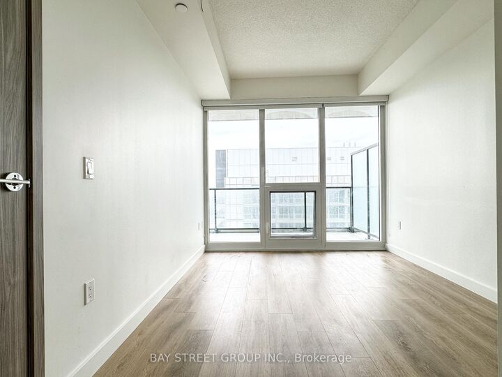 Property Photo: 85 McMahon Drive 3605 ON M2K 0H1