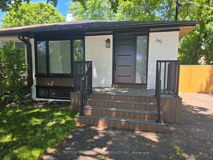 Property Photo:  69 Marlin Court Main  ON L3Y 2W7 