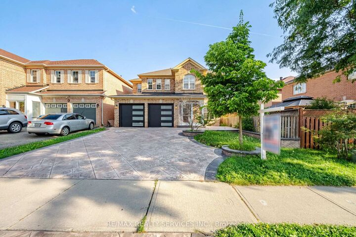 Property Photo: 4 Sunnybrook Crescent ON L7A 1Y2