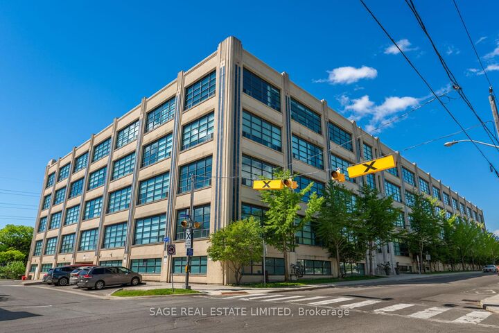 Property Photo: 1001 Roselawn Avenue 123 ON M6B 4M4