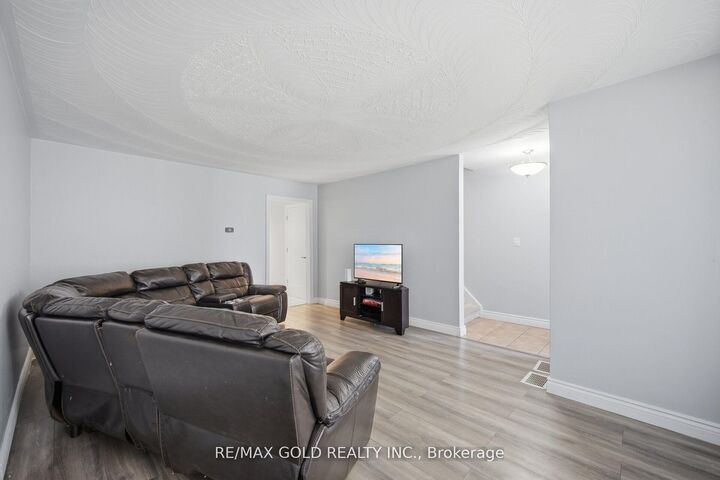 Property Photo: 784 Douglas Street ON L1H 5C9