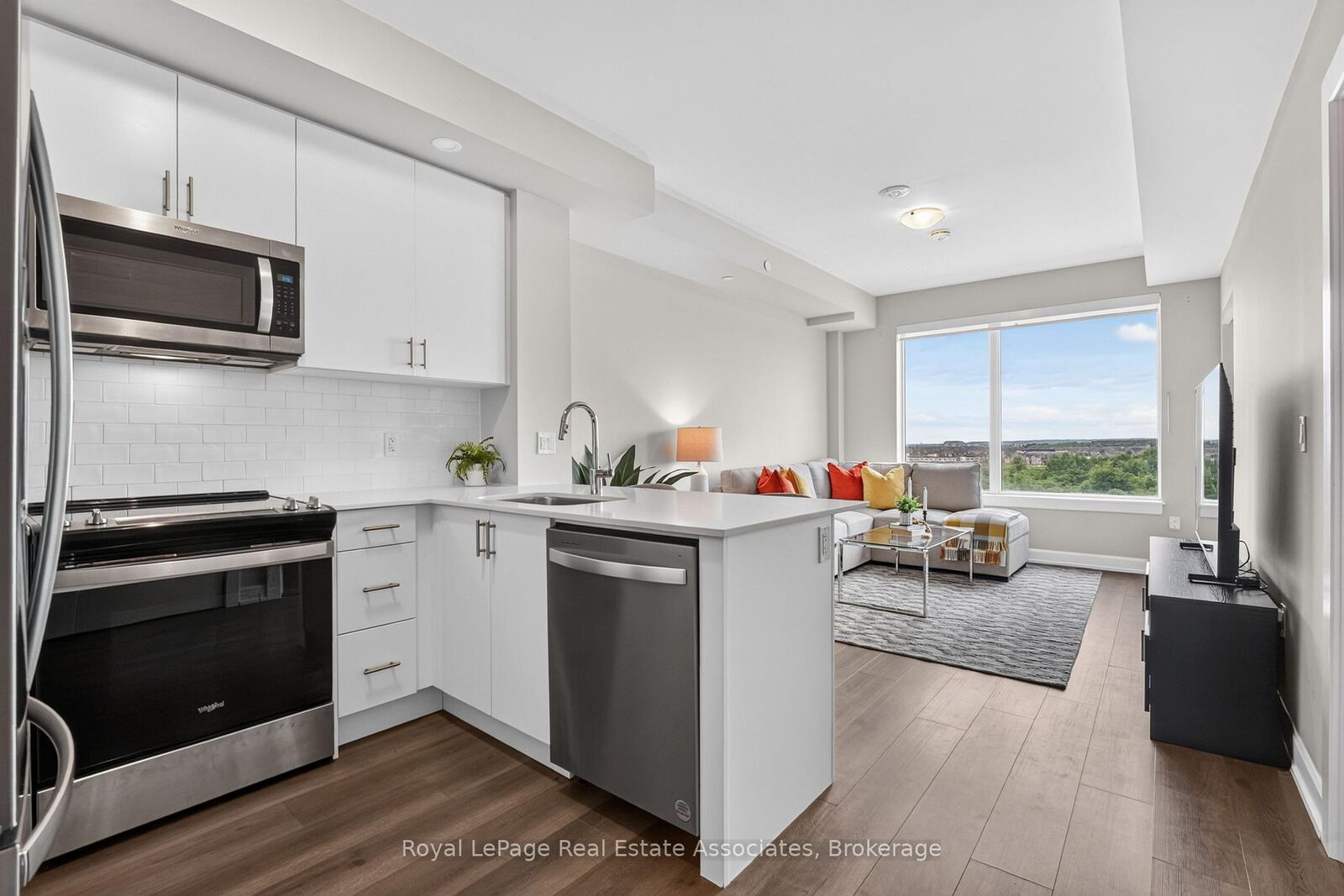 Property Photo:  3200 William Coltson Avenue 622  ON L6H 7B9 