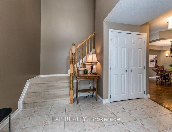 Property Photo:  11 Pepperidge Way  ON K2K 3B6 