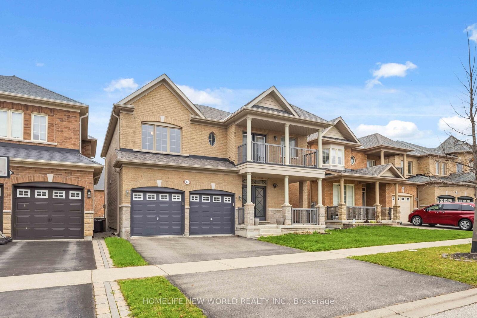Property Photo:  44 Dame Gruev Drive  ON L6E 0M4 