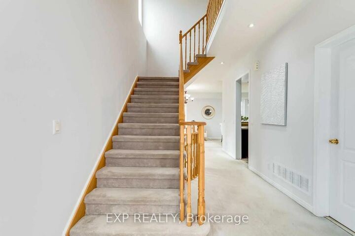 Property Photo:  3905 Quiet Creek Drive  ON L5M 8B5 